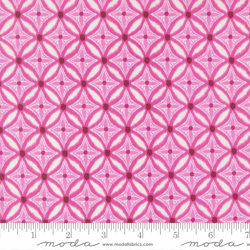 Reef Medallion Magenta - Quilt Fabric