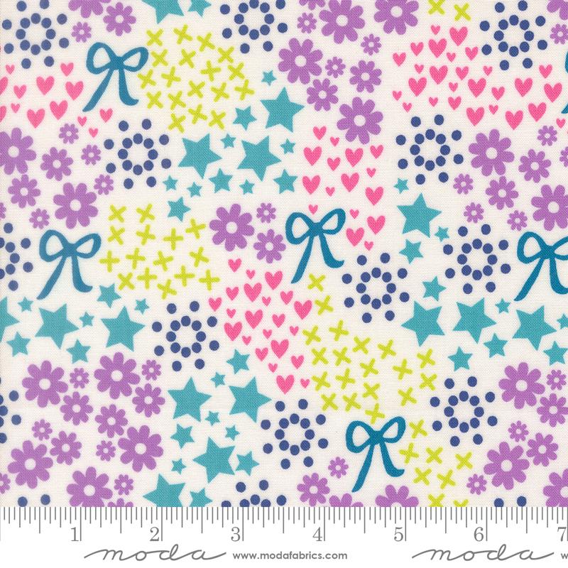Makers Delight Novelty Breeze - Quilt Fabric, zoomed in. Select this picture to zoom back out.