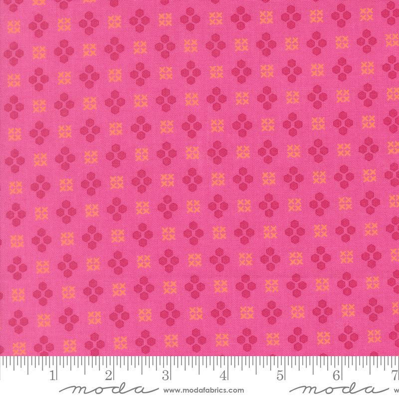 Makers Delight Geometric Peony - Quilt Fabric, zoomed in. Select this picture to zoom back out.