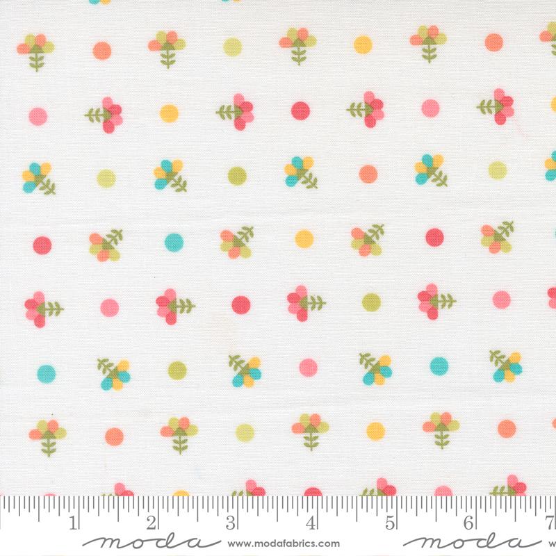 In The Garden Sprig Off White - Quilt Fabric
