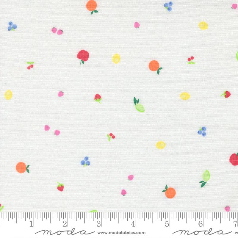 Fruit Salad Small Off White - Quilt Fabric