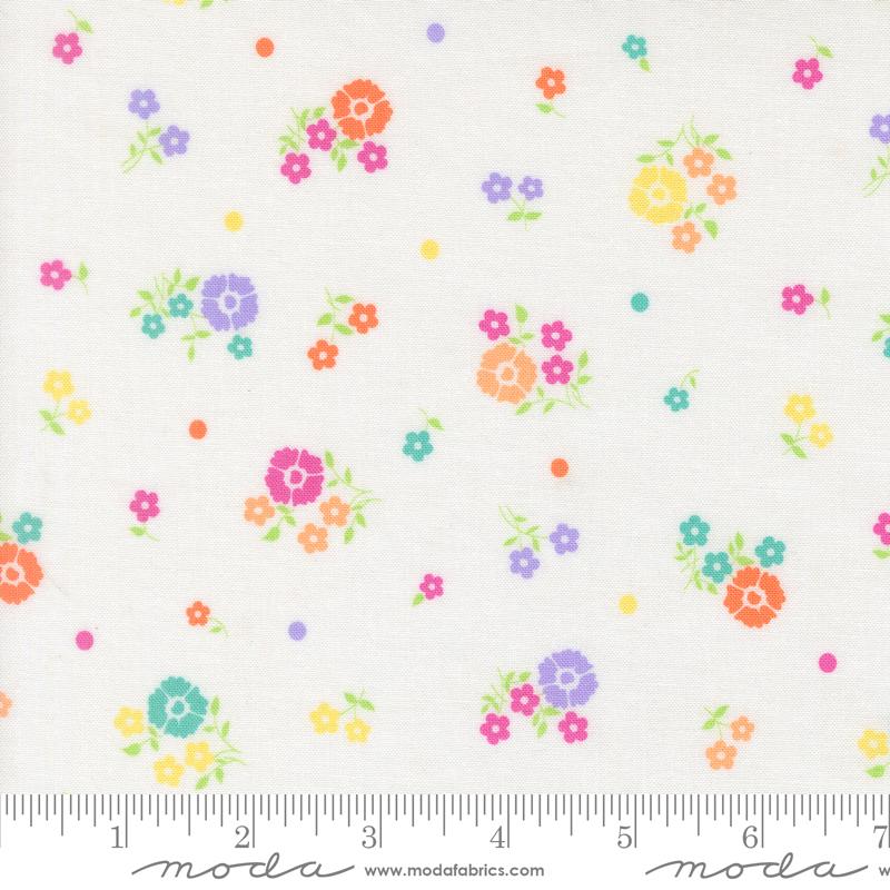 Joysome Petite Flowers Cloud - Quilt Fabric, zoomed in. Select this picture to zoom back out.