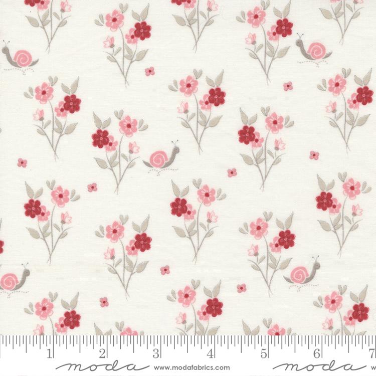 The Flower Farm Lily - Flower Garden Snail - Quilt Fabric, zoomed in. Select this picture to zoom back out.