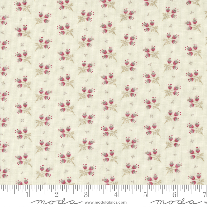 Sugarberry Porcelain - Berry Pods Ditsy - Quilt Fabric