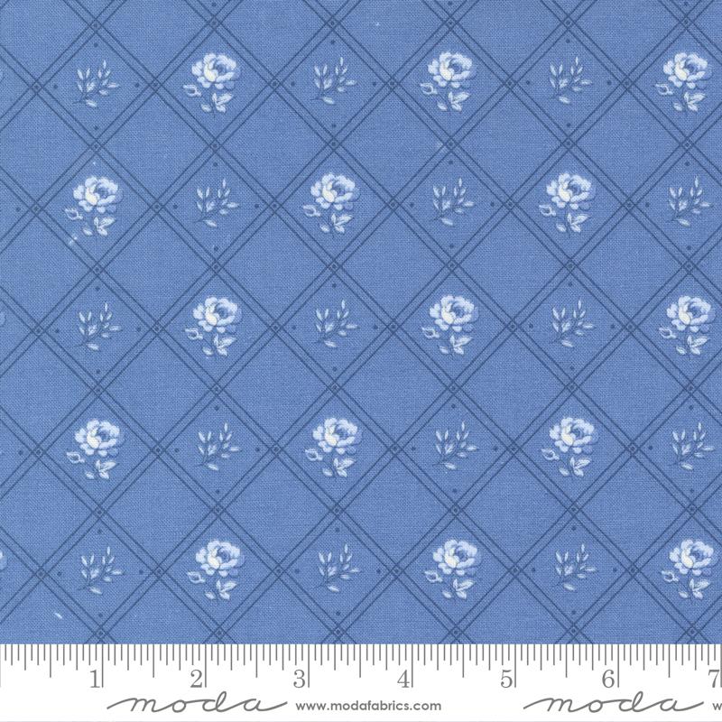 Blueberry Delight Cornflower - Quilt Fabric