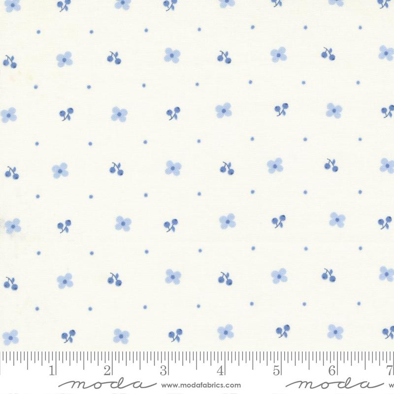 Blueberry Delight Cream - Quilt Fabric