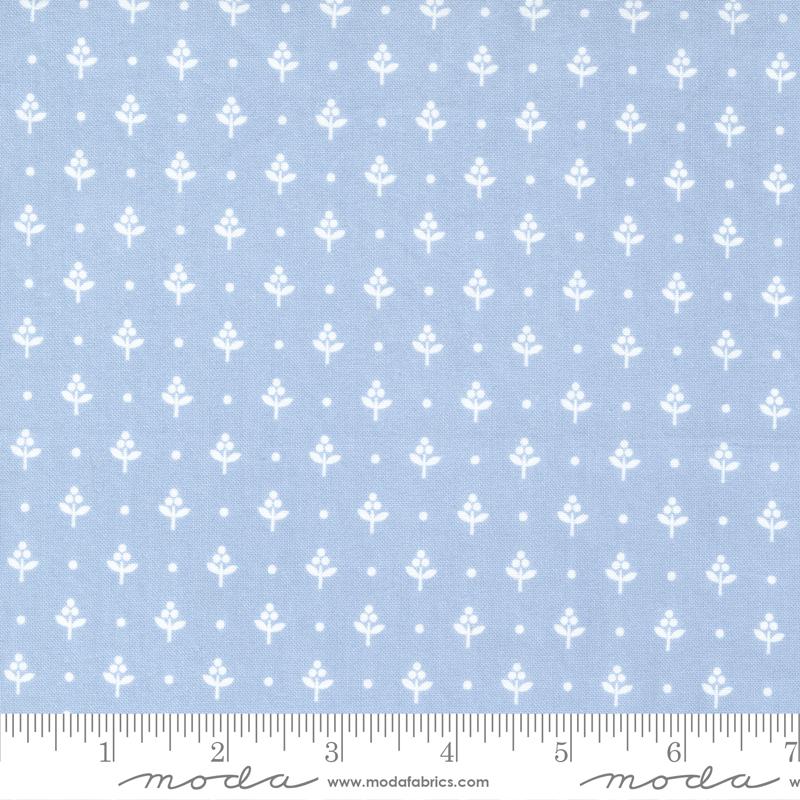Blueberry Delight Sky - Berry Trees Blenders - Quilt Fabric