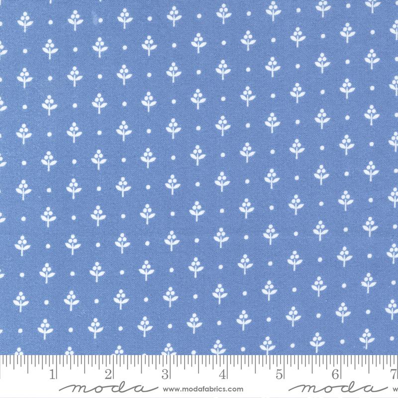 Blueberry Delight Cornflower - Quilt Fabric