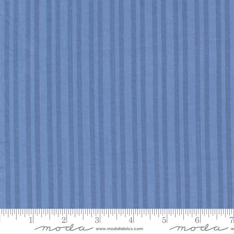Blueberry Delight Cornflower - Quilt Fabric