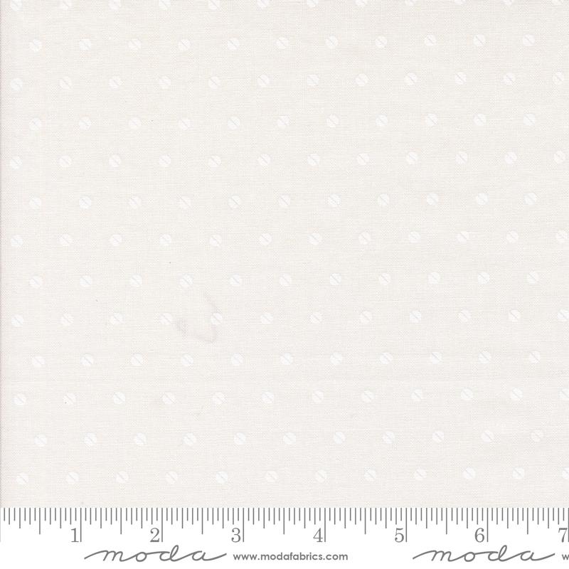 A Very Sweet Christmas Dots - Snow White - Quilt Fabric