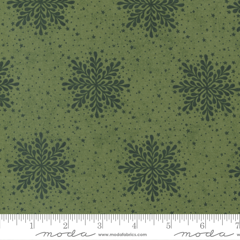 Jolly Good Pine - Wonderland Winter Snowflake - Quilt Fabric