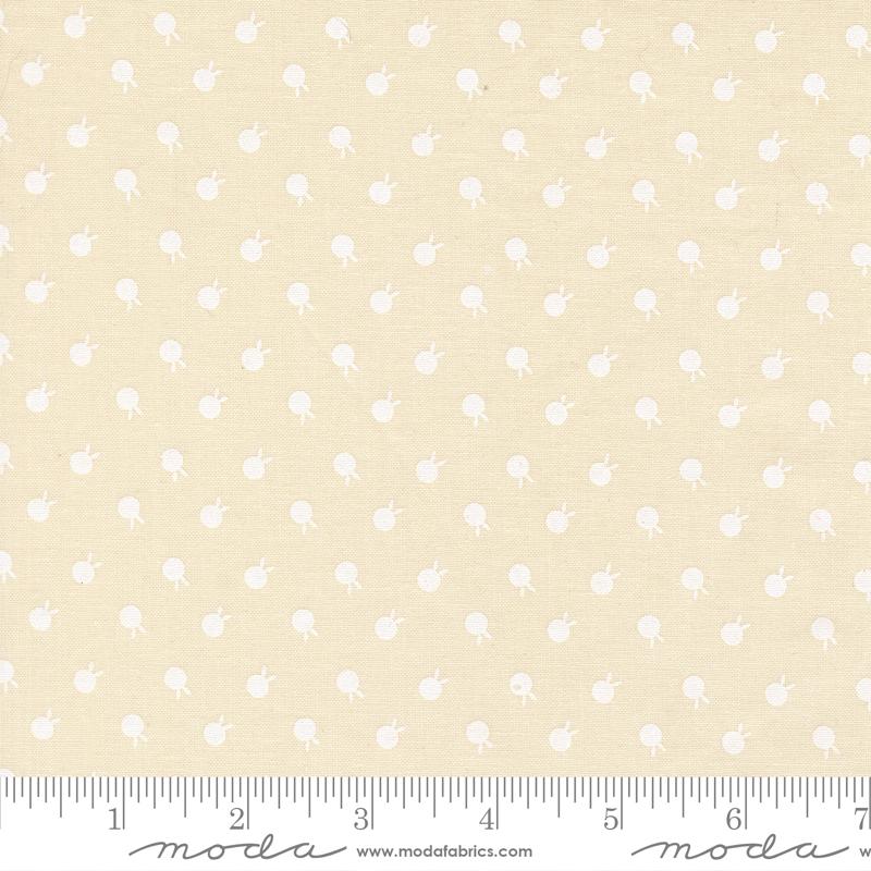 Petals And Polka Dots Berry Lace White - Quilt Fabric