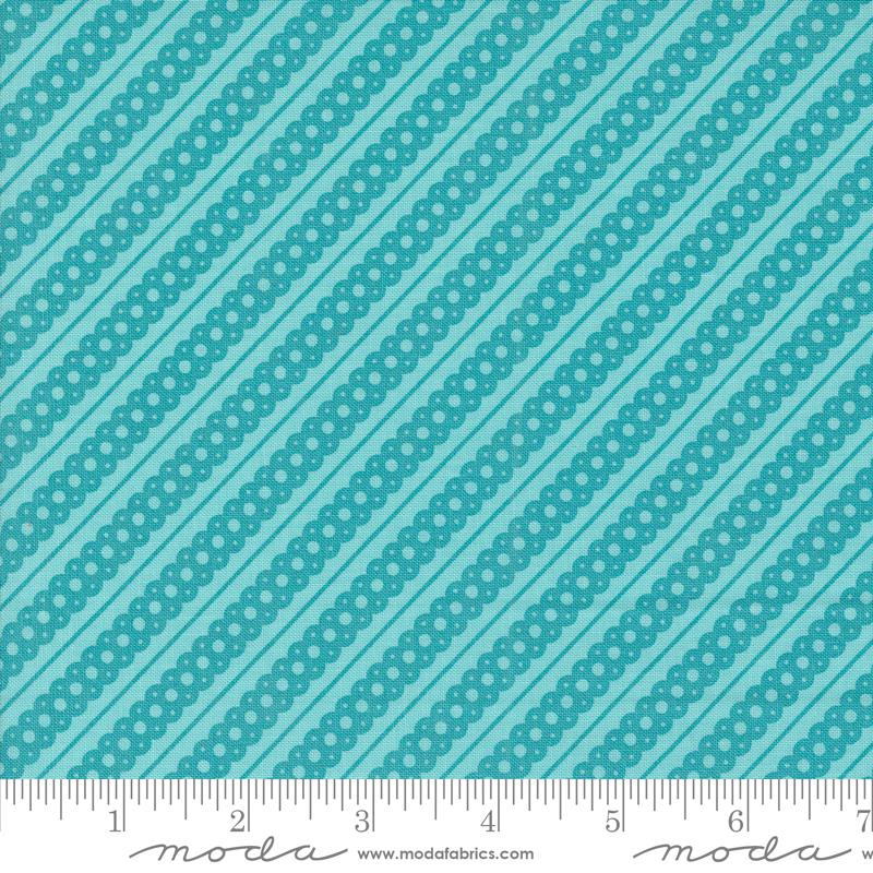 Kitty Christmas Stripe - Icicle - Quilt Fabric