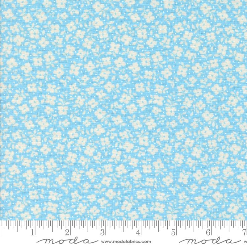 Dainty Meadow Bluebell - Quilt Fabric
