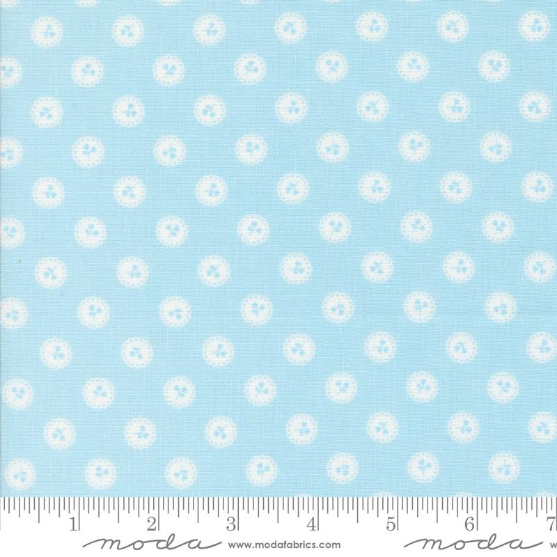 Dainty Meadow Sky - Quilt Fabric