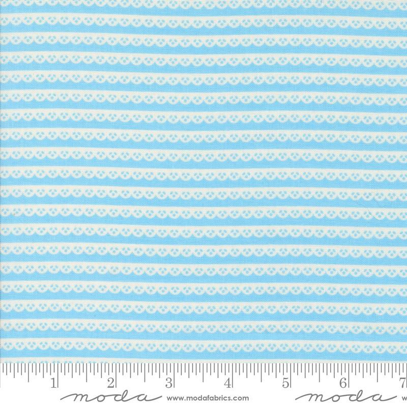 Dainty Meadow Bluebell - Quilt Fabric