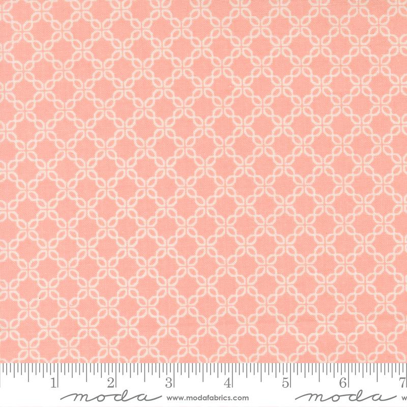 Sunbonnet Lattice Pale Pink - Quilt Fabric