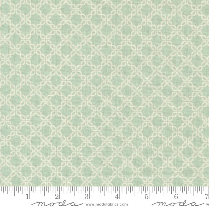 Sunbonnet Lattice Dusty Blue - Quilt Fabric