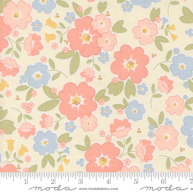 Handmade Sweetness QC Floral Porcelain - Quilt Fabric, zoomed in. Select this picture to zoom back out.