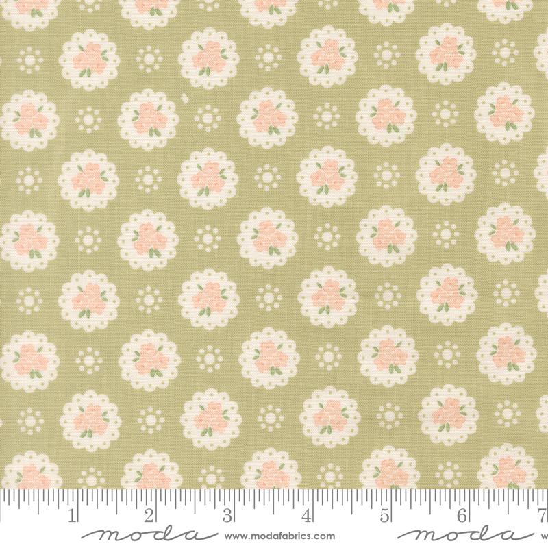 Handmade Sweetness QC Flower Pear - Quilt Fabric, zoomed in. Select this picture to zoom back out.