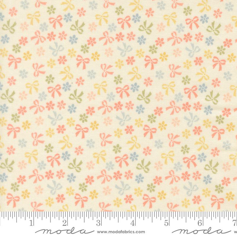 Handmade Sweetness QC Bow Porcelain - Quilt Fabric, zoomed in. Select this picture to zoom back out.