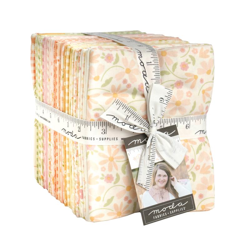 Dear Daisy - Fat Quarter Bundle, zoomed in. Select this picture to zoom back out.