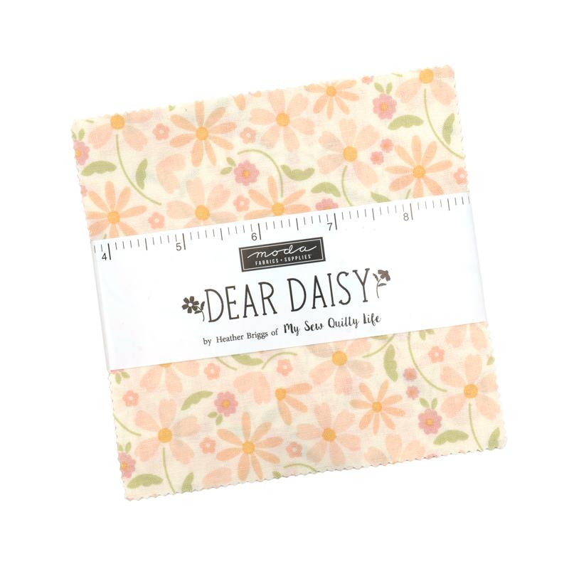 Dear Daisy - Charm Pack, zoomed in. Select this picture to zoom back out.