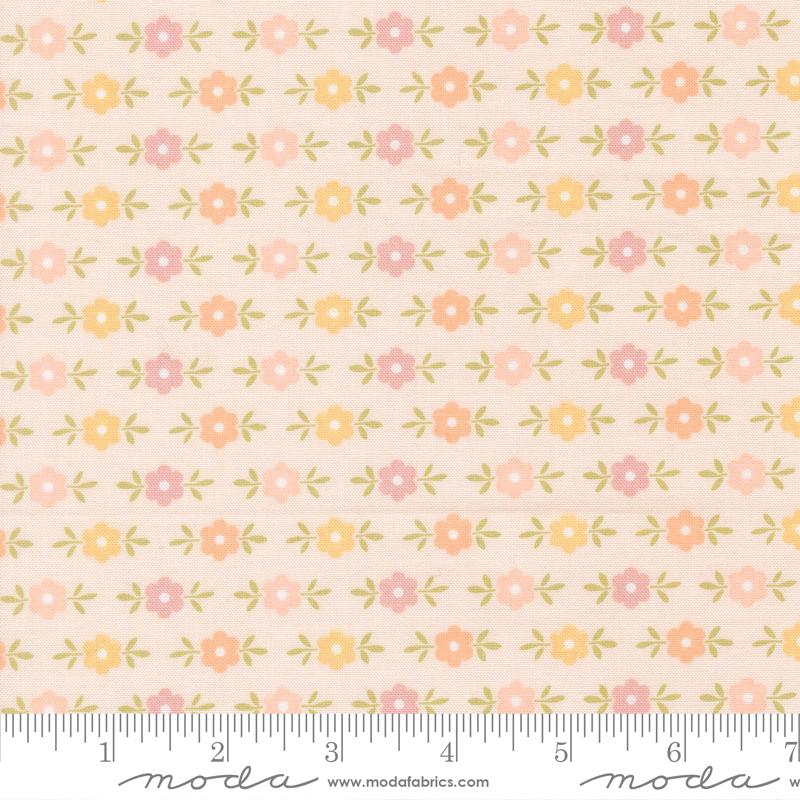 Dear Daisy Floral Blush - Quilt Fabric, zoomed in. Select this picture to zoom back out.