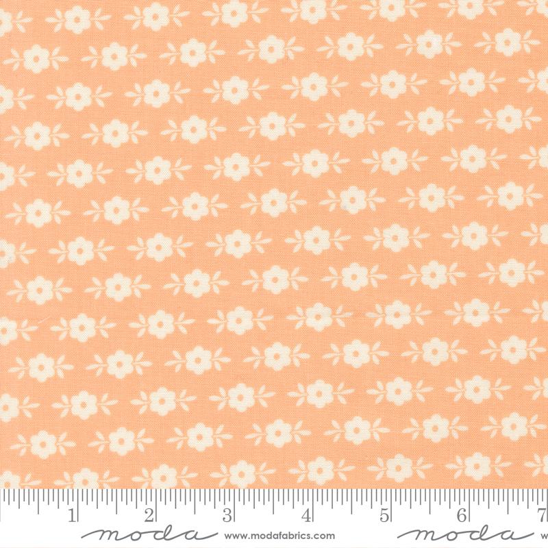 Dear Daisy Floral Peach - Quilt Fabric, zoomed in. Select this picture to zoom back out.