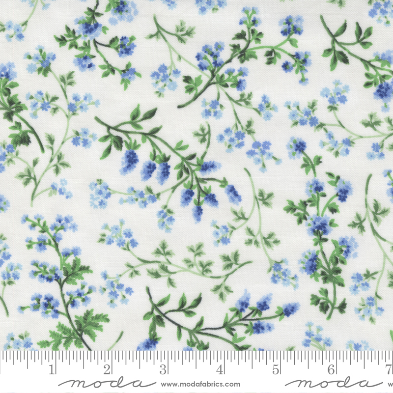 Summer Breeze White - Little Blooms - Quilt Fabric