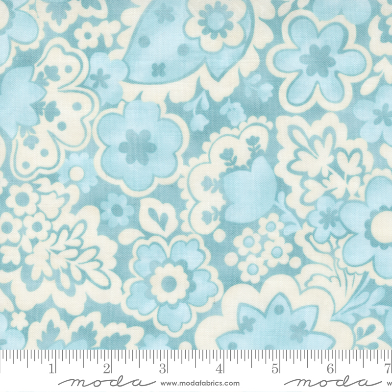 Jolie Mod Flower Sky - Quilt Fabric
