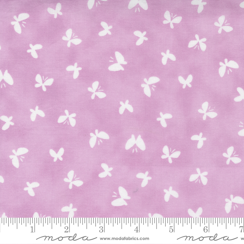 Jolie Flutterby Lilac - Quilt Fabric