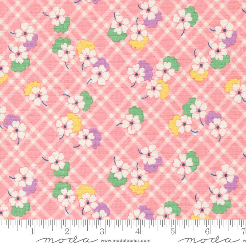 30s Playtime Petal - Quilt Fabric