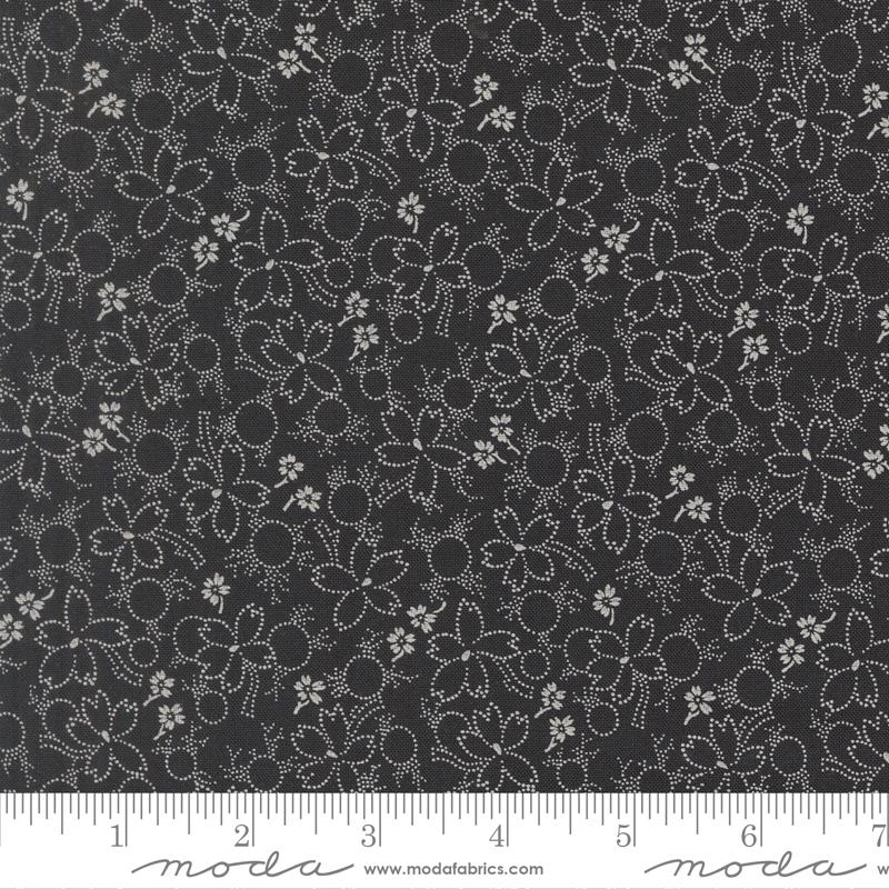 Arabesque Wonder Midnight - Quilt Fabric