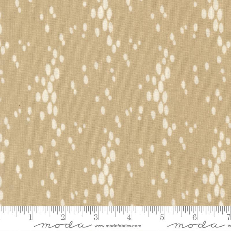 Arabesque Vista Moonbeam - Quilt Fabric