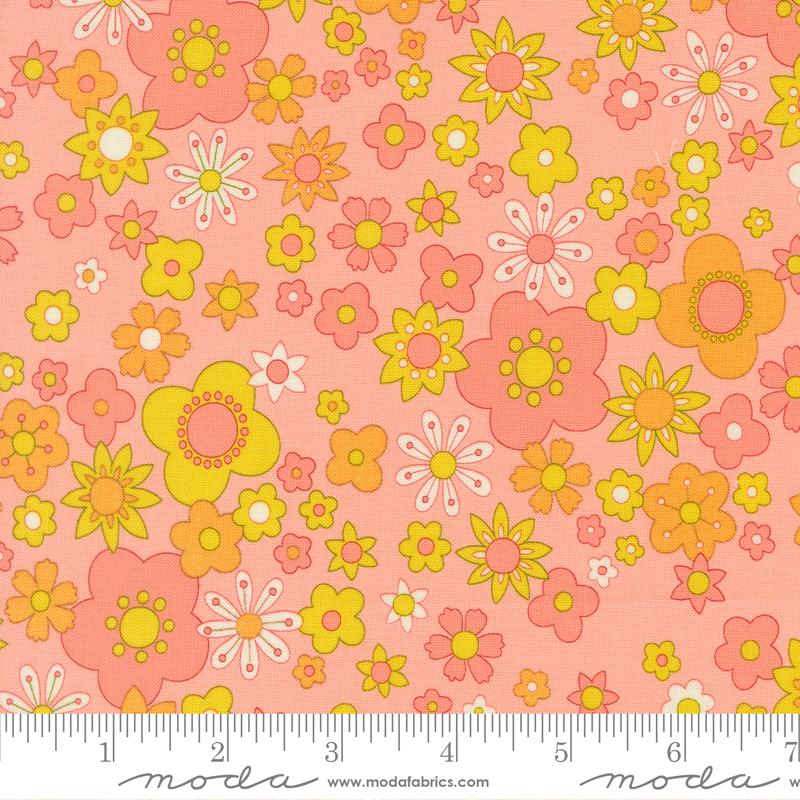 Happy Daze Flowers Bubblegum - Quilt Fabric
