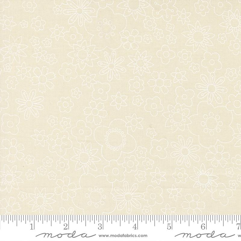 Happy Daze Flower Cloud White - Quilt Fabric