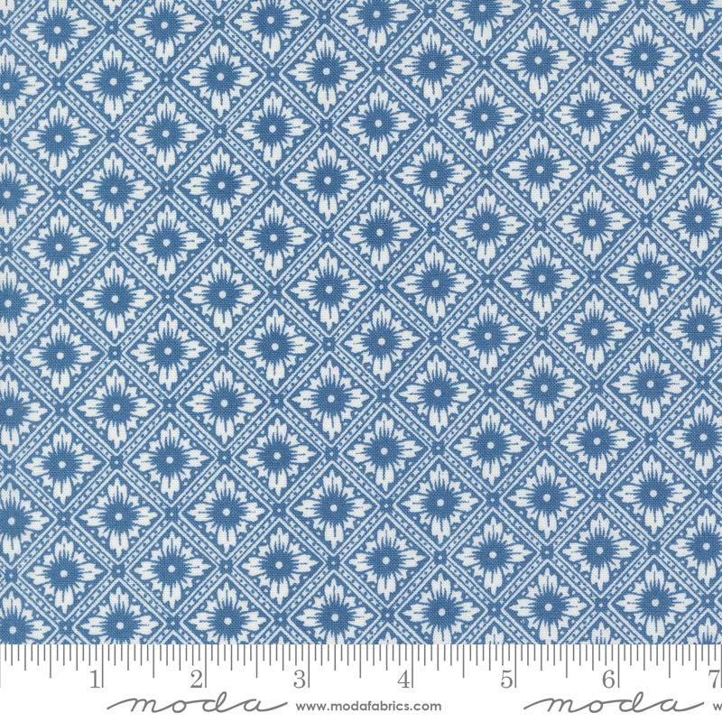 Denim Daisies Tin - Denim - Quilt Fabric