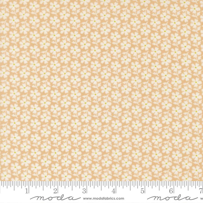 Summers End Flowers Almond Pie - Quilt Fabric