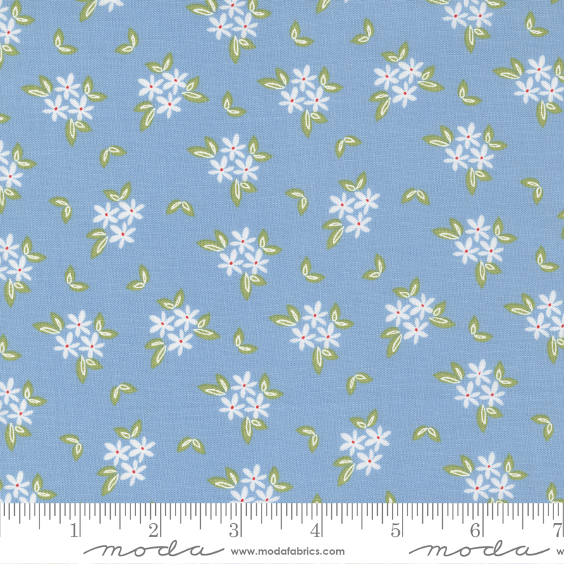Emma Daisies Bluebell - Quilt Fabric