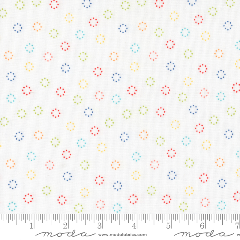 Simply Delightful Off White - Daisy Dots - Quilt Fabric