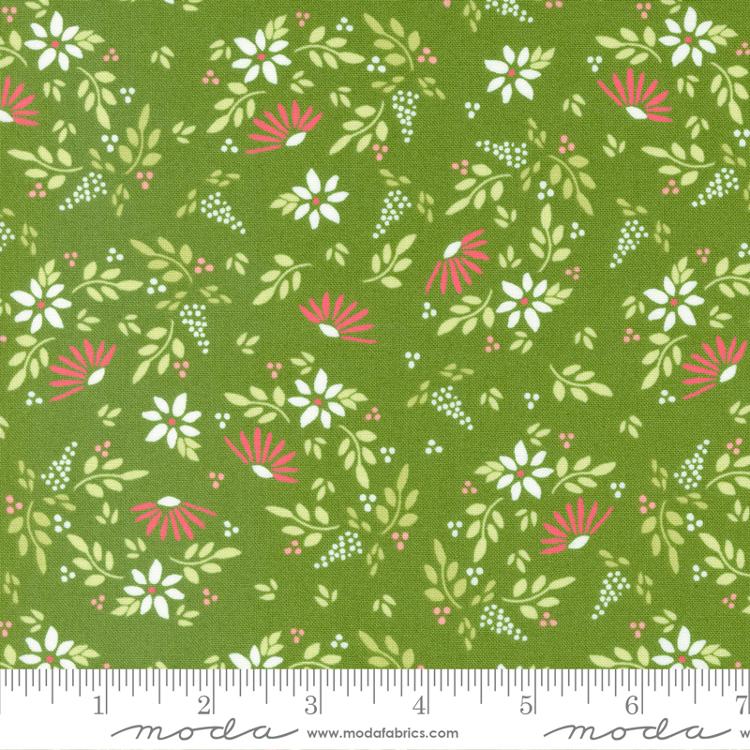 Favorite Things Evergreen - Amaryllis Florals - Quilt Fabric