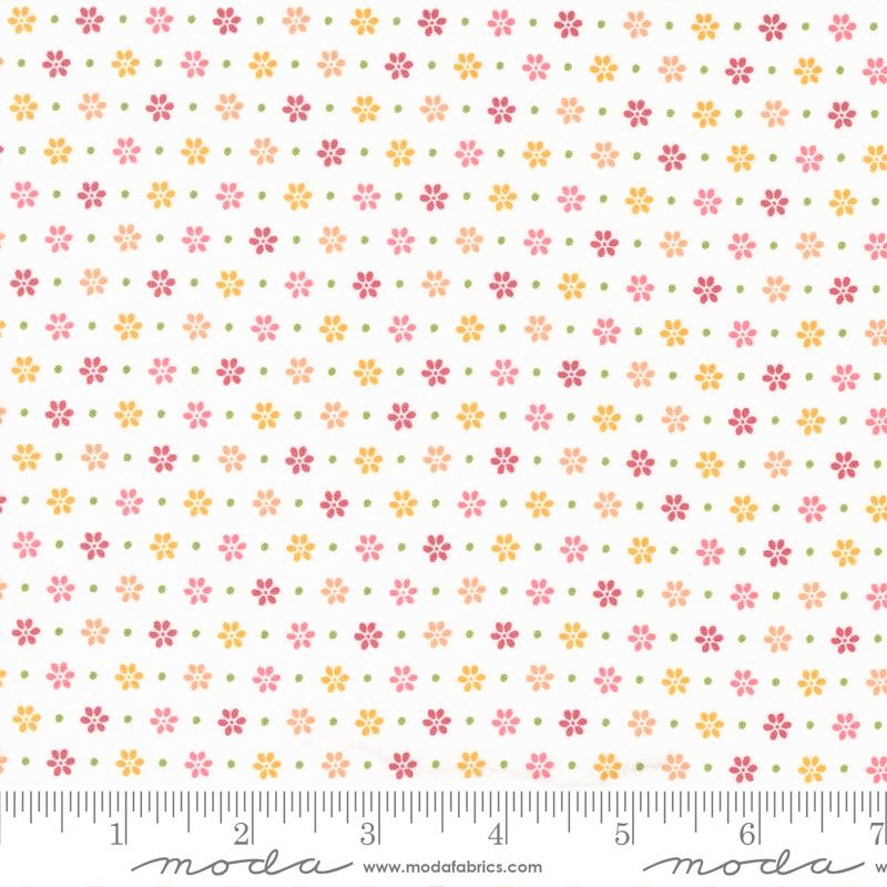 Bountiful Blooms Off White - Quilt Fabric