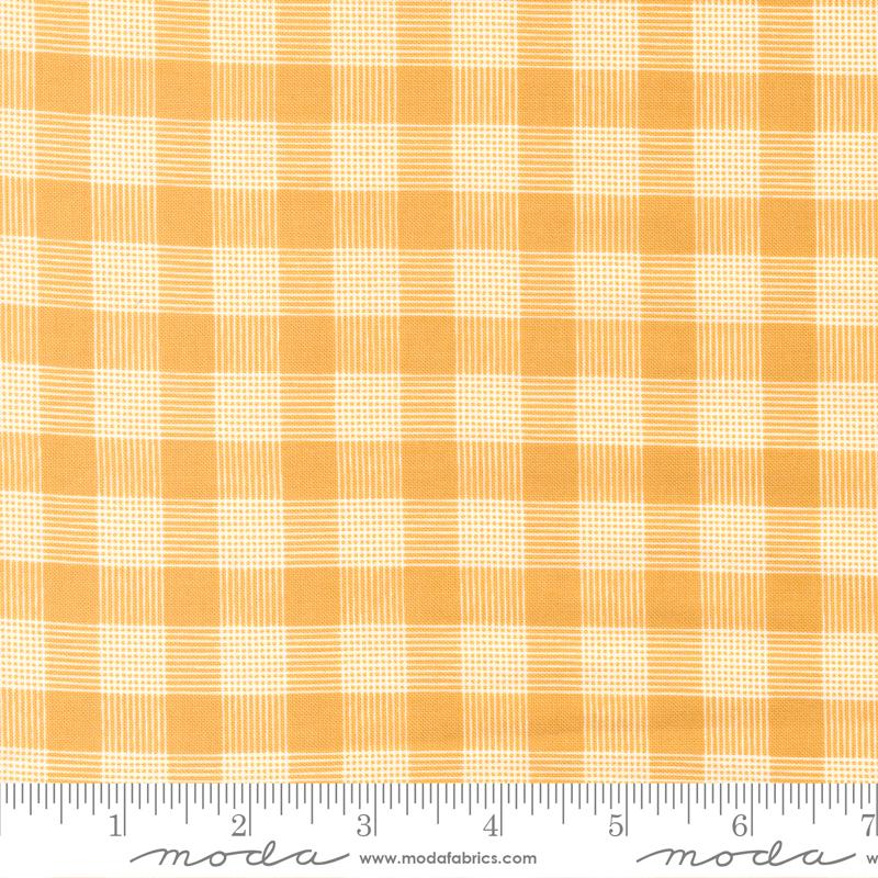 Bountiful Blooms Golden - Quilt Fabric