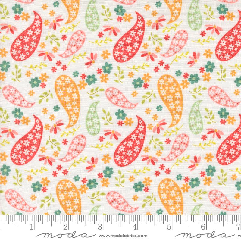 Raspberry Summer Paisley - Cloud - Quilt Fabric