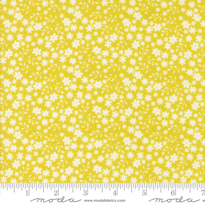 Raspberry Summer Blossoms - Summer - Quilt Fabric