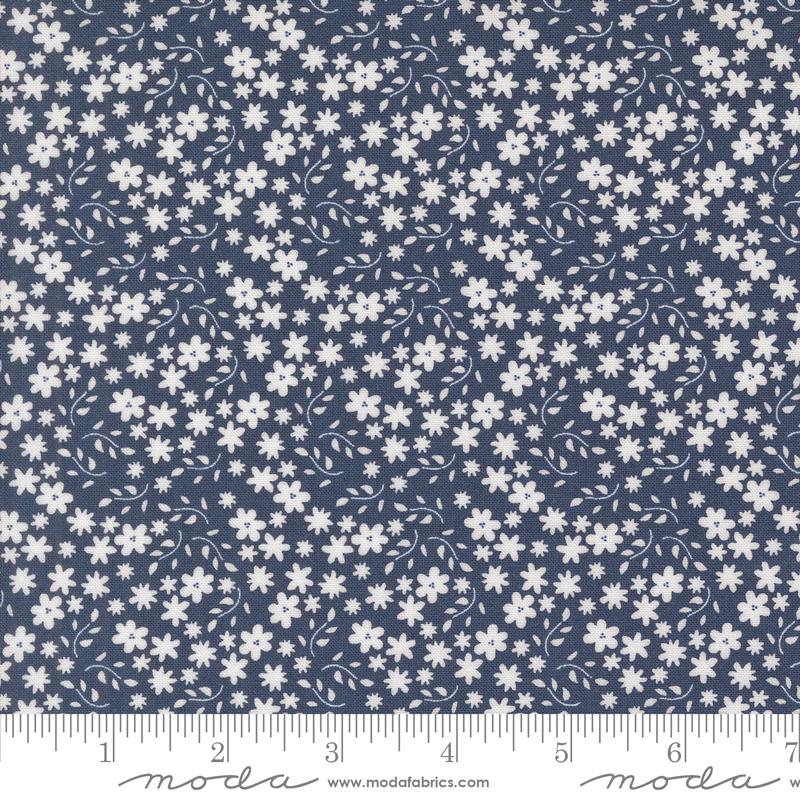 Raspberry Summer Blossoms - Blueberry - Quilt Fabric