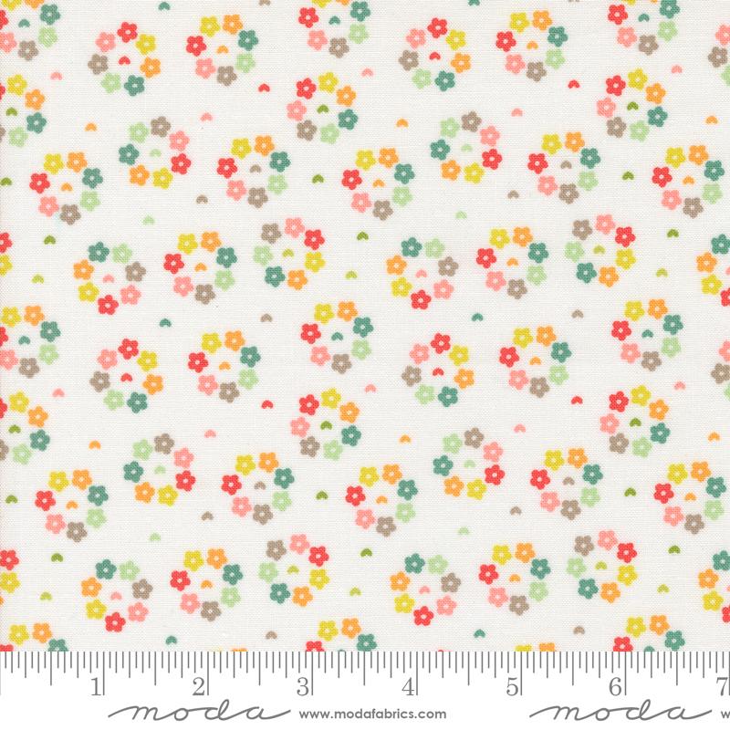 Raspberry Summer - Cloud - Quilt Fabric, zoomed in. Select this picture to zoom back out.