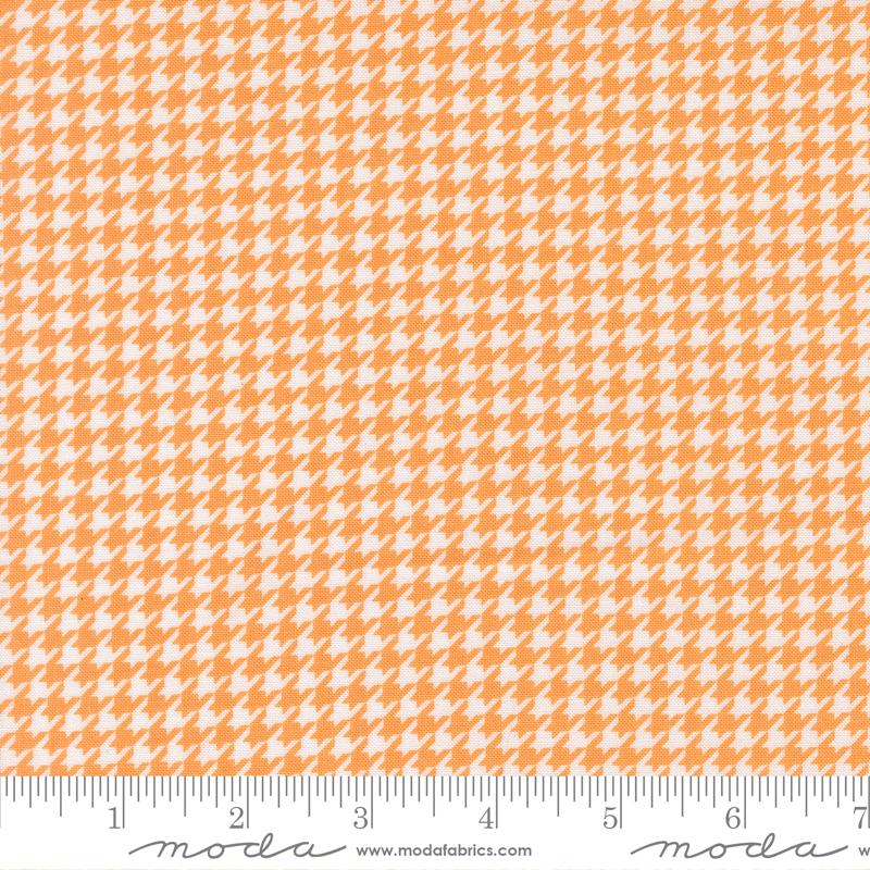 Delightfully Yours Houndstooth Apricot - Quilt Fabric