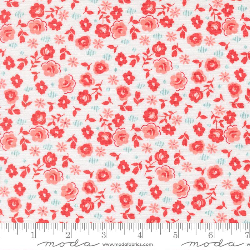 Delightfully Yours Flowers Cloud Geranium - Quilt Fabric